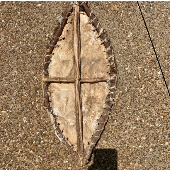 Authentic African Maasai Shield 20 inches Long x 9 1/2 inches Wide - Picture 12 of 13